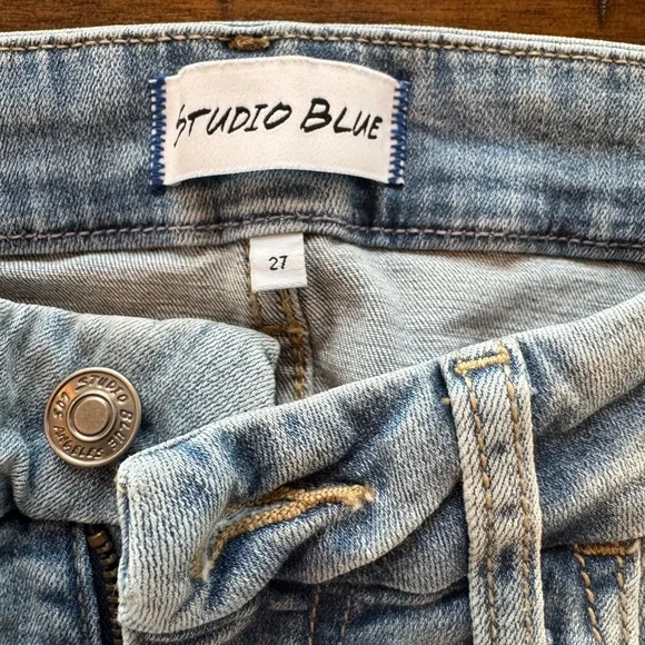Studio Blue Distressed Skinny Jeans Size 27 / 4 Light Wash Denim - Picture 4 of 4